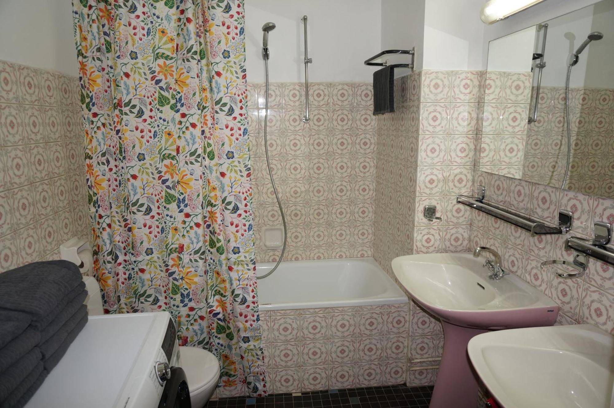 Belga 3 Bedrooms. Appartement *